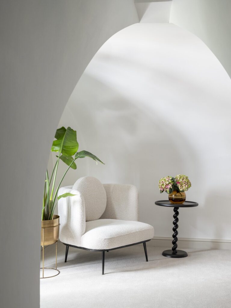 A calming transformation of a Georgian apartment in Cheltenham